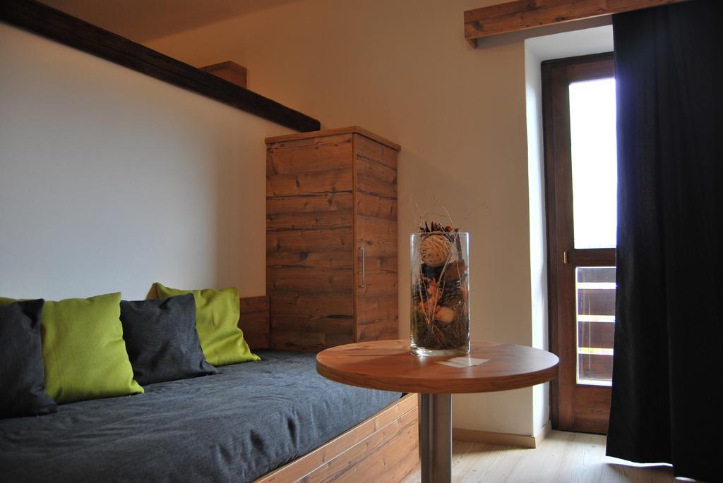 Hotel Alla Rocca Varena Zimmer foto